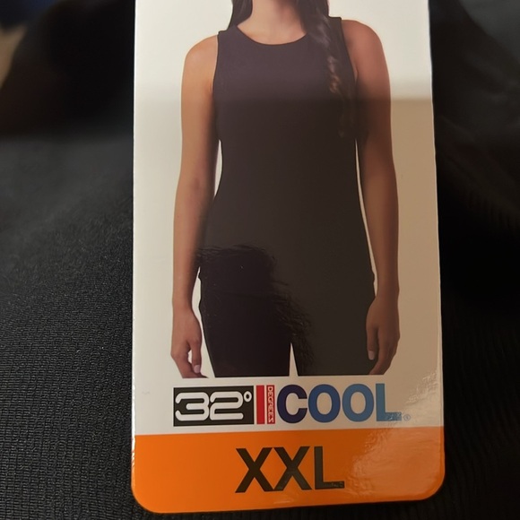NWT 32 Degrees Cool Women's Tank with Built in Removable Bra Textured Black - Picture 5 of 8